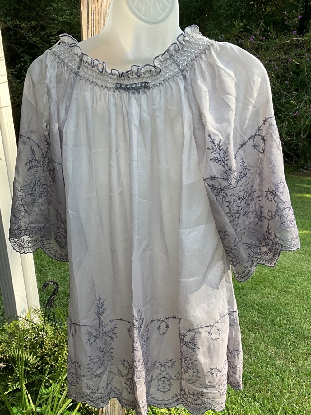 Jannie & Marlis • Sheer Embroidered Boho Tunic • camisole • Gray • Size L - Picture 4 of 11